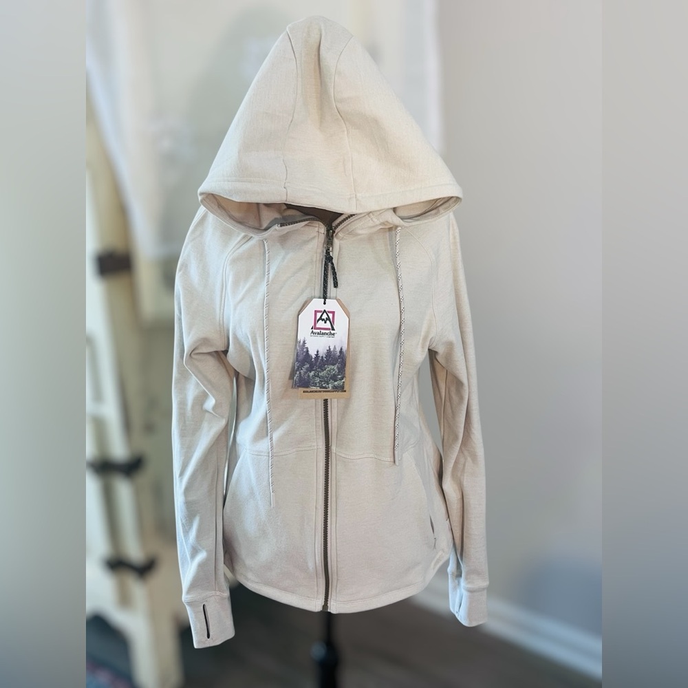 M NWT Avalanche Women's super soft Hoodie Jacket